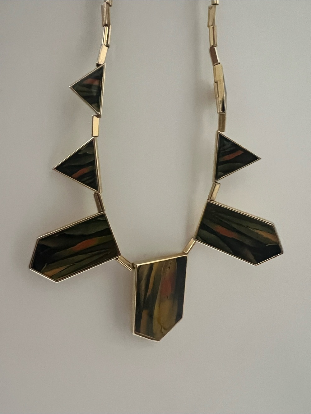 House of Harlow 1960 Gold-Tone Necklace with Olive Green & Amber Inlay - Picture 3 of 6